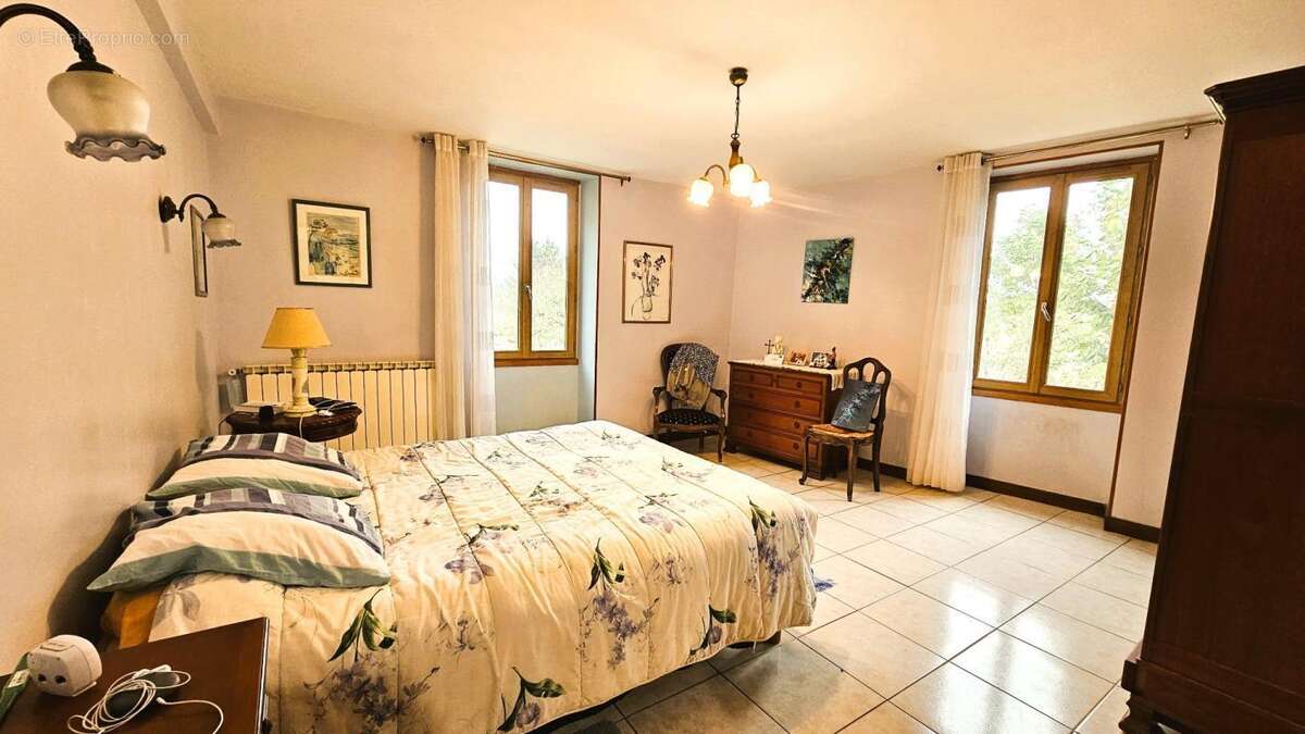 Maison à VAREN