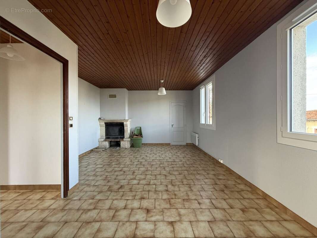 Maison à BESSAC