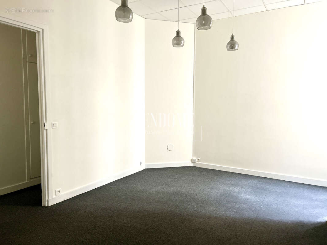 Appartement à PARIS-1E