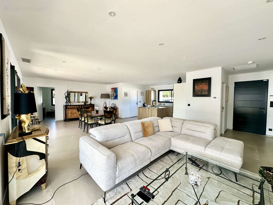 Villa contemporaine de plain-pied avec piscine - photo 3