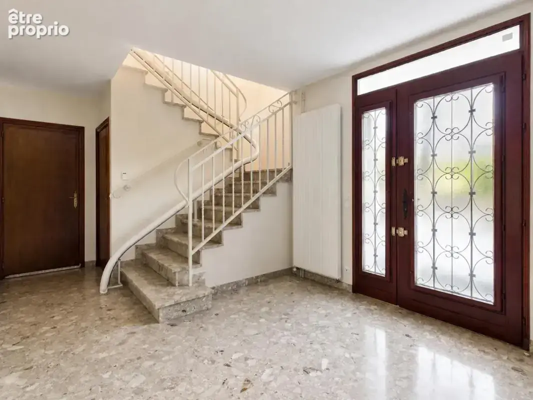 Maison de 8 pièces de 226,7 m² à Valence - photo 4