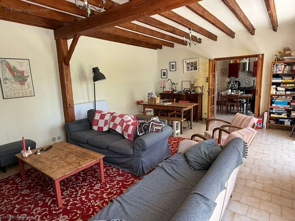Maison à NANTEUIL-EN-VALLEE