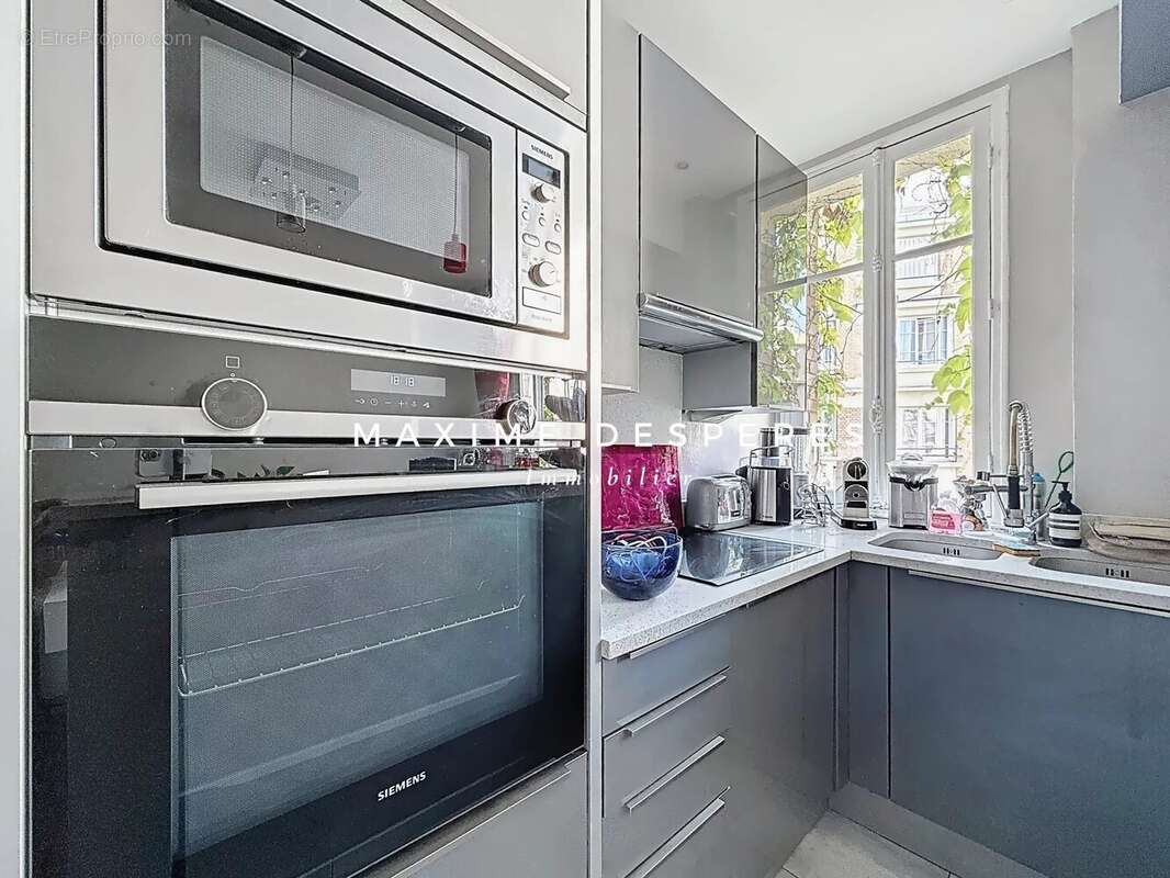 Appartement à PARIS-17E