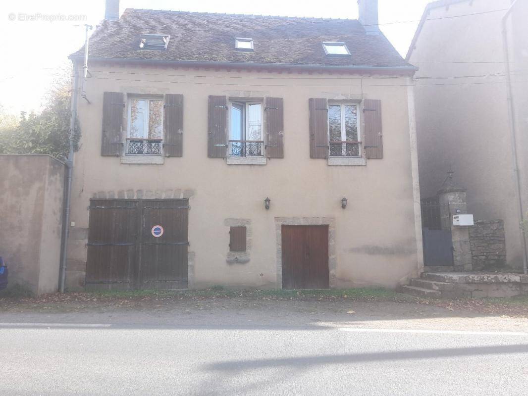 Maison à MONTGIVRAY