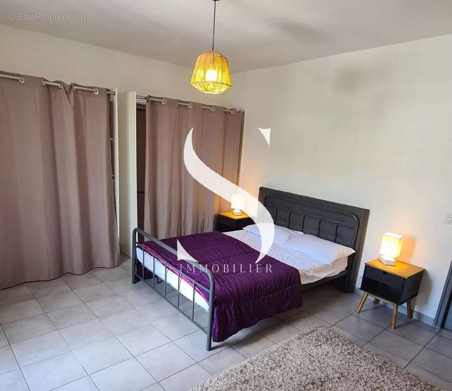 Appartement à VALLAURIS
