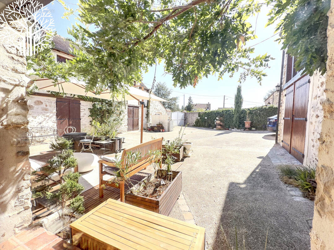 Maison de caractère rénovée avec piscine - photo 3