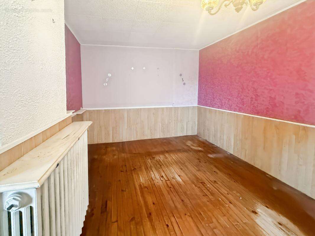 Maison à rénover 91 m² – Mohon / Villers-Semeuse – 5 min de Charleville – garage - Extérieurs communs - photo 6