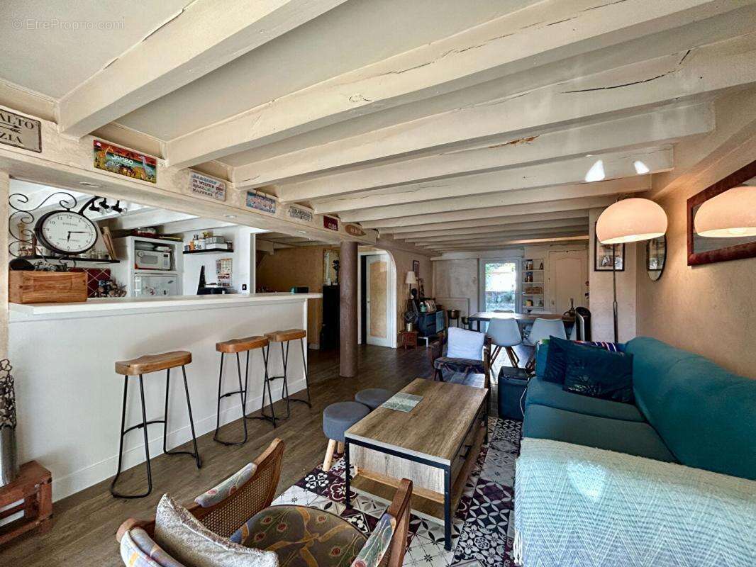 A vendre, maison de ville T4 au coeur du quartier Saint Georges à PERIGUEUX 24000 - photo 3