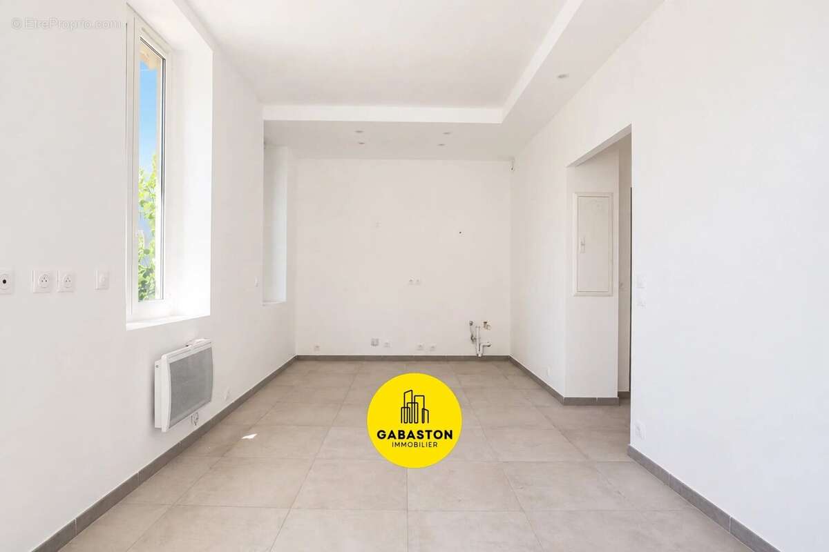 Appartement à MARSEILLE-3E
