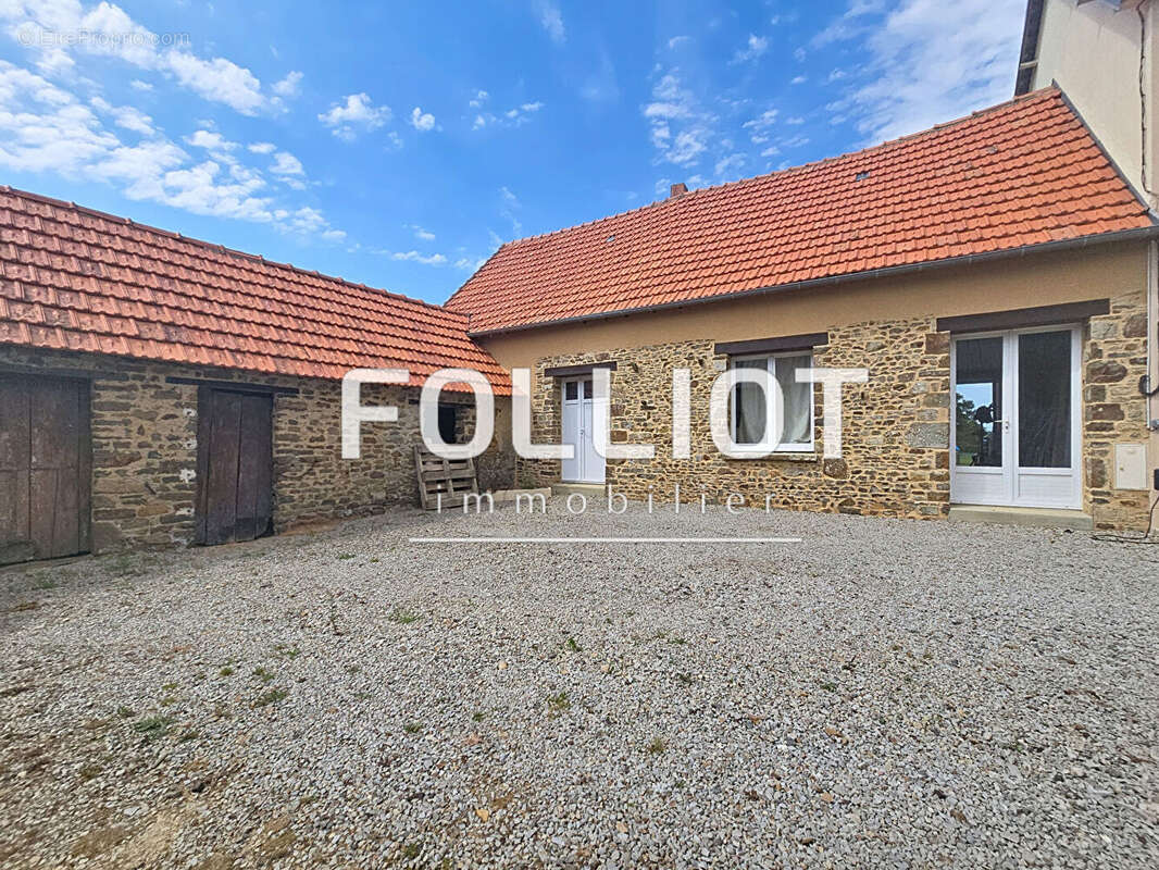 Maison à LA HAYE-DU-PUITS