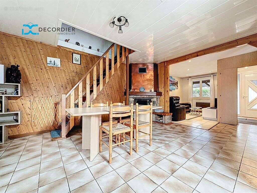 Maison à LUGRIN
