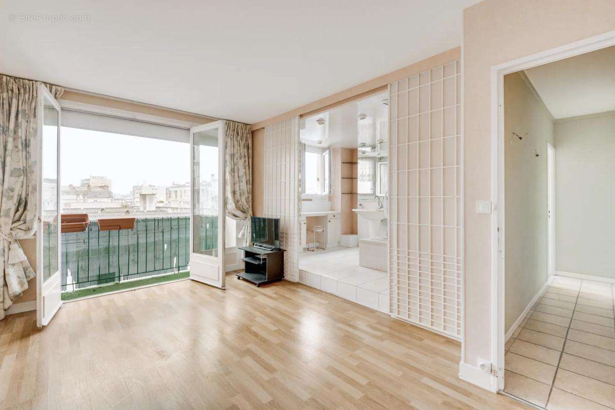 Appartement à PARIS-20E