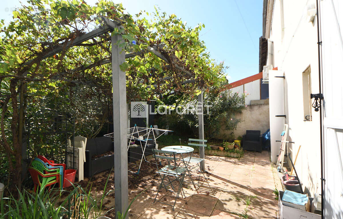 Maison a vendre avec jardin a graulhet - photo 2
