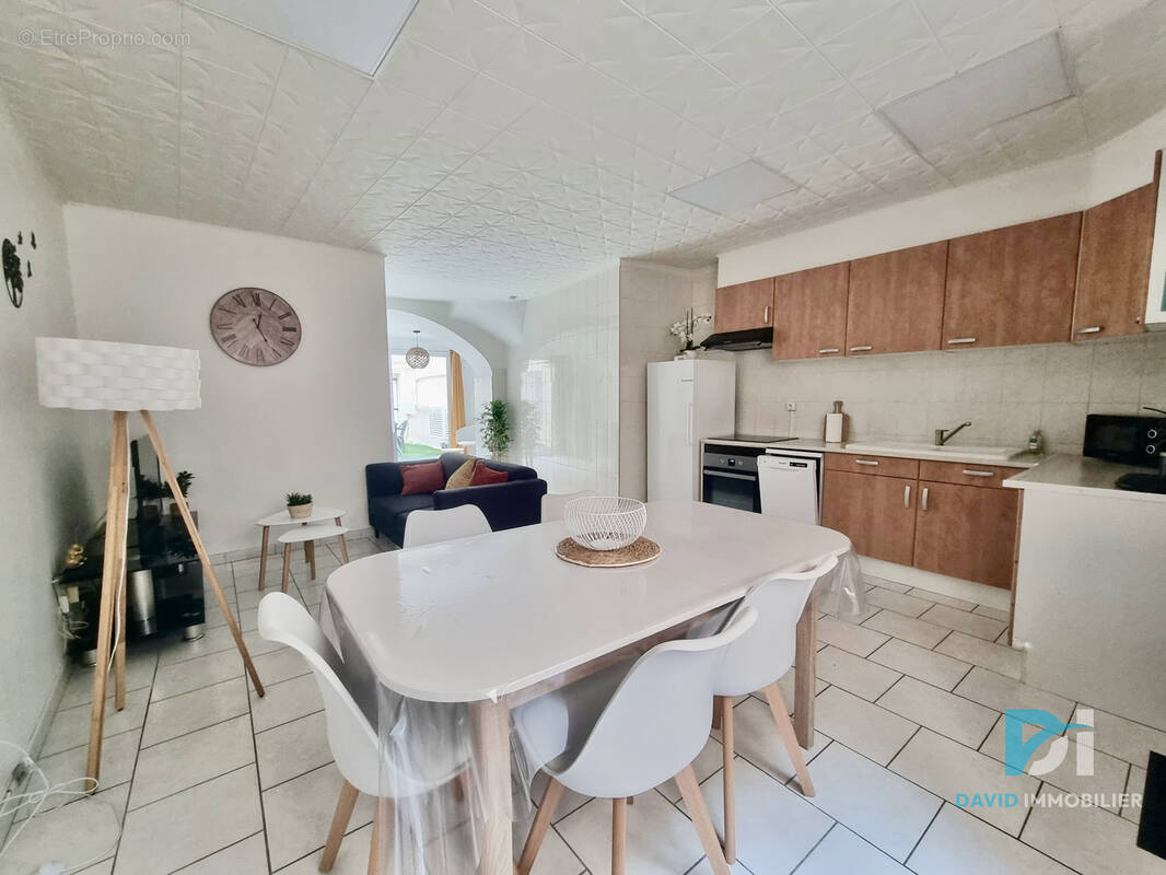 Appartement à POMEROLS