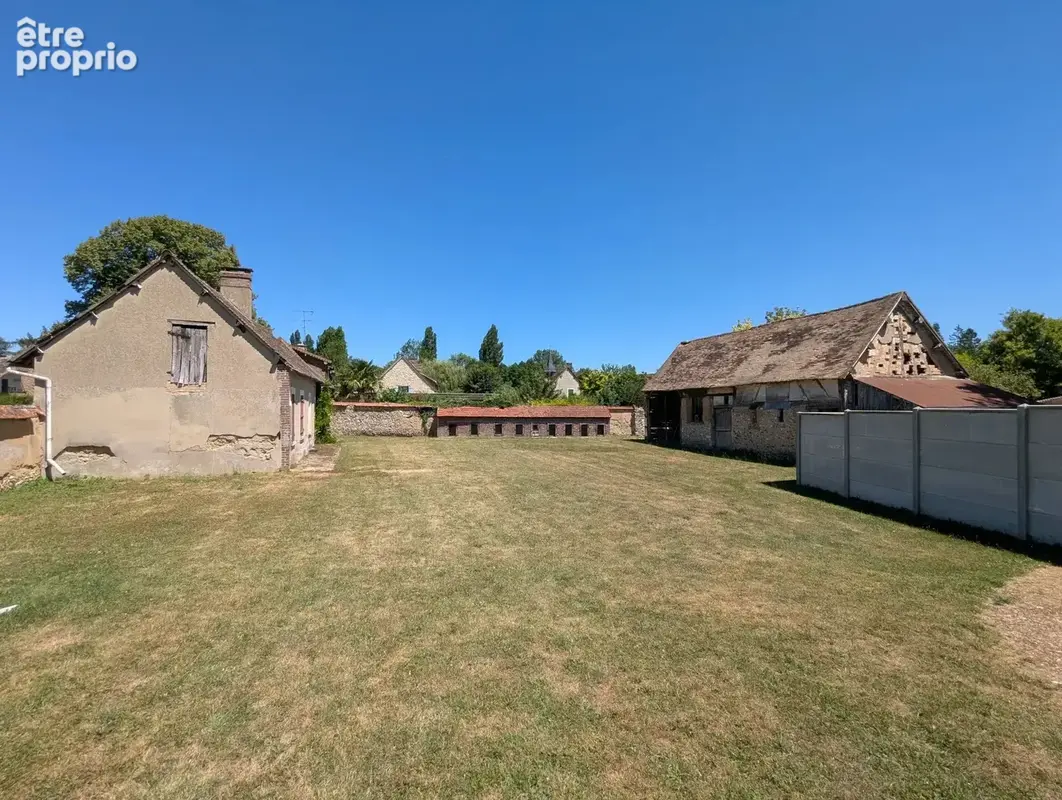 Maison à rénover avec dépendances. - photo 3