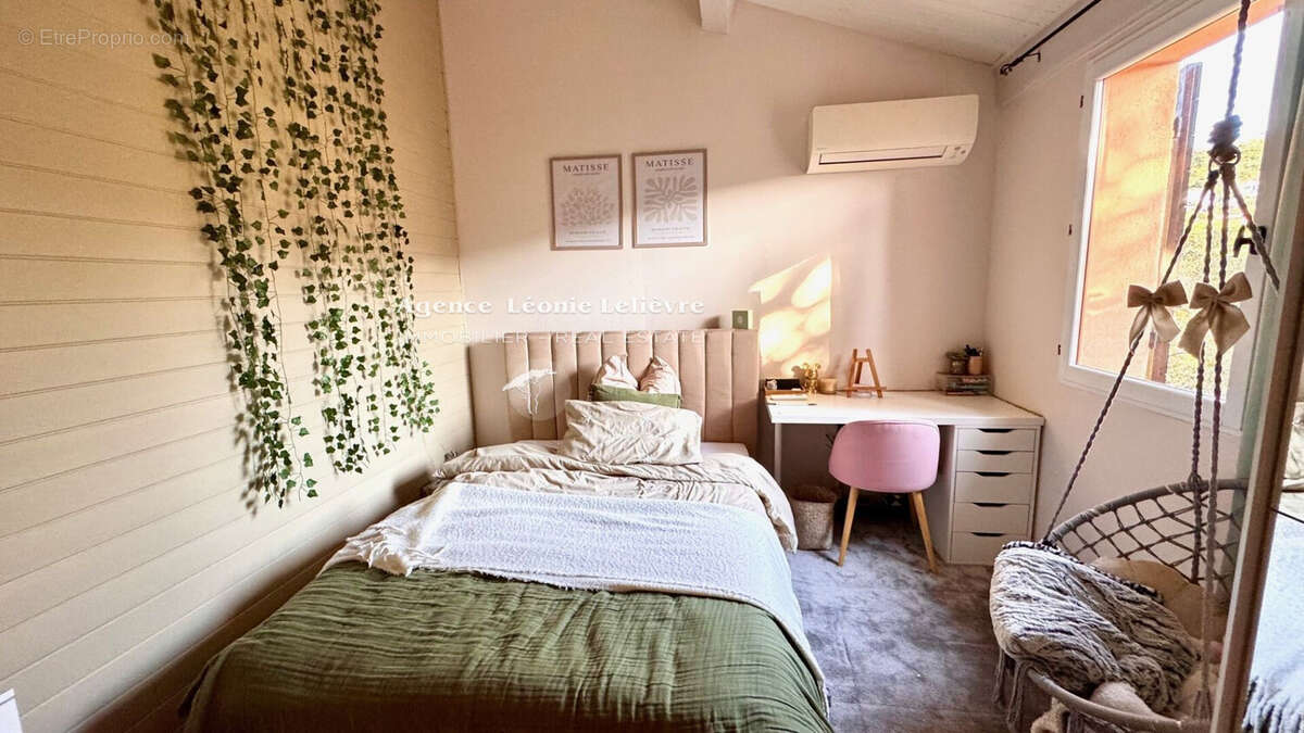 Maison à LES ISSAMBRES