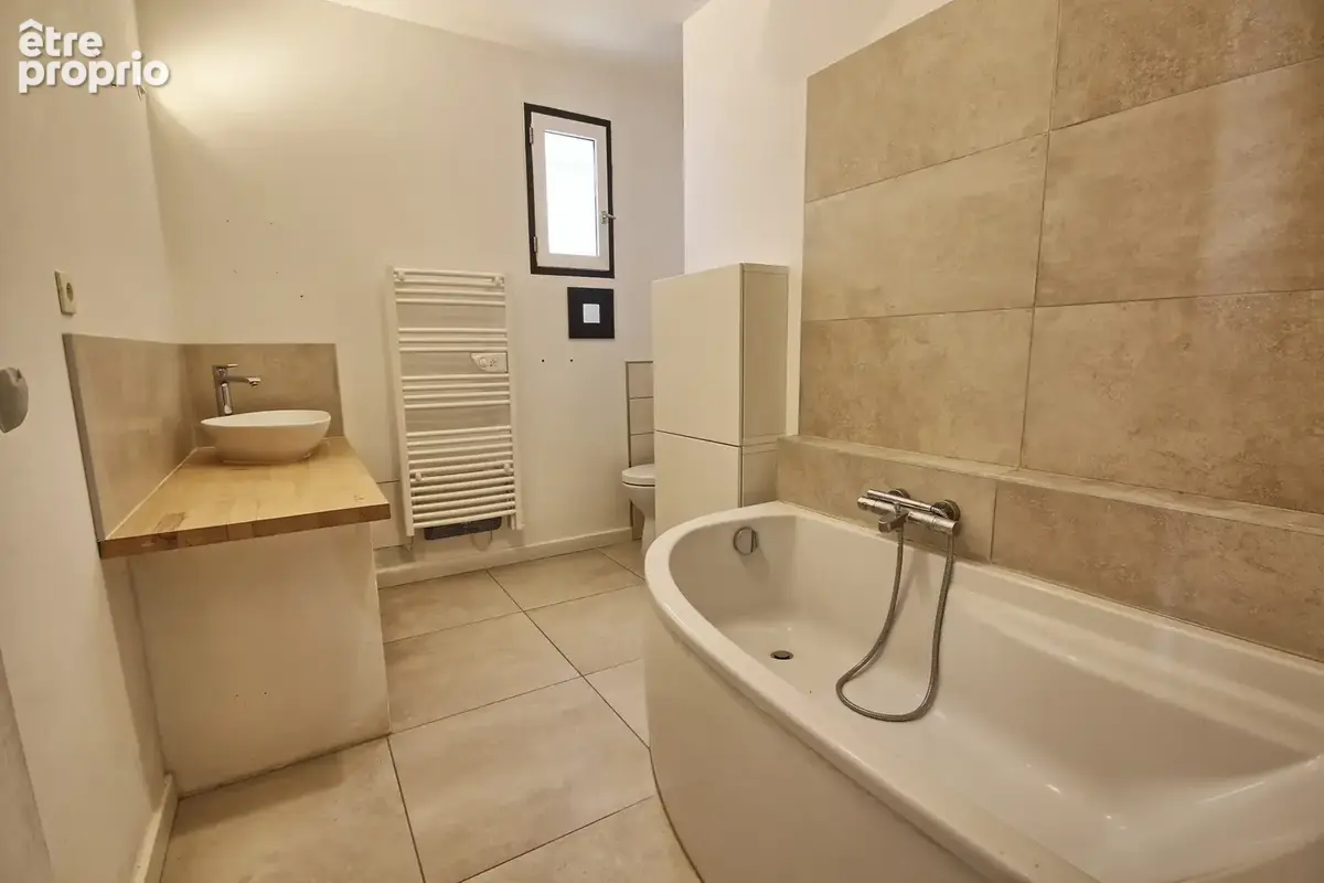 Bacalan   Maison en pierre 147 m2 au sol   Jardin, piscine et garage - photo 9