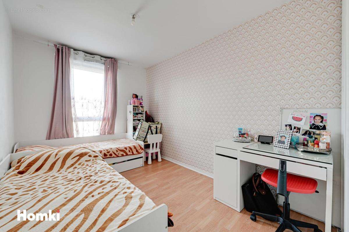 Appartement à LES PAVILLONS-SOUS-BOIS