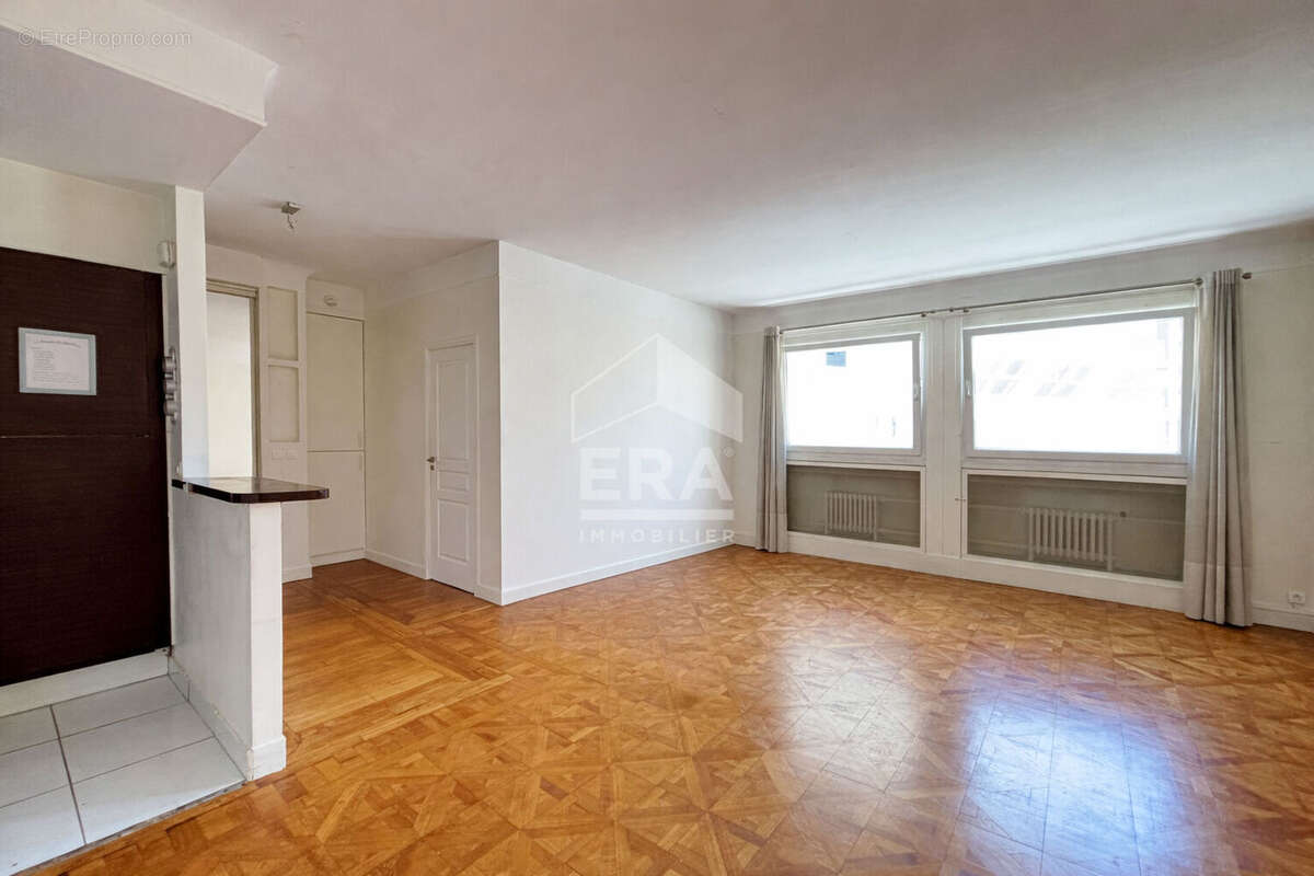 Appartement à LEVALLOIS-PERRET