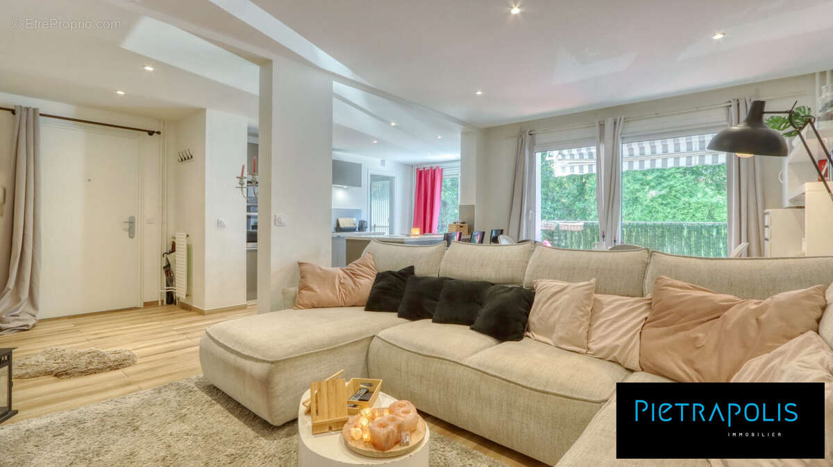 Appartement à SAINTE-FOY-LES-LYON