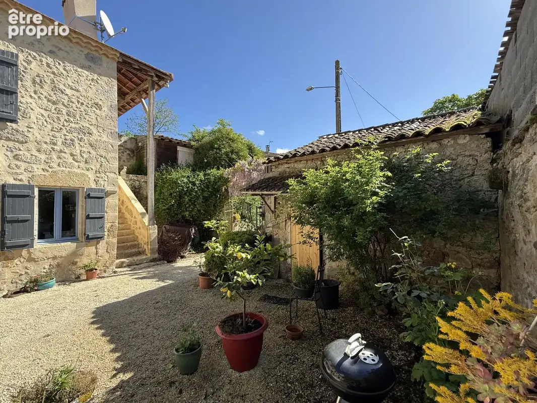 Maison de campagne avec dépendances à la limite du Gers et du Lot et Garonne - photo 11