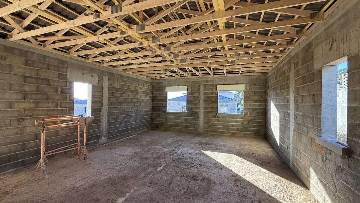 Maison à SANTA-LUCIA-DI-MORIANI