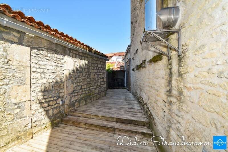 Maison à AIGREFEUILLE-D'AUNIS
