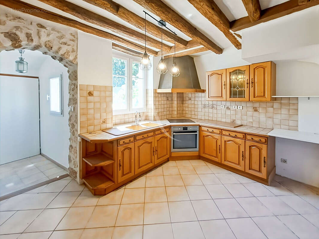 Maison de Ville 3 pièces, 2 chambres, cour privative, hyper centre d'ETRECHY - photo 4