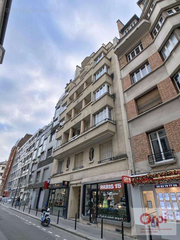 Appartement à PARIS-15E
