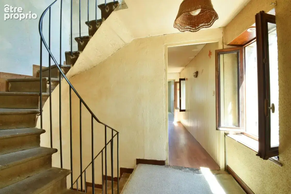 *** exclusivite *** maison de ville avec petit garage et cave - a renover *** billom 63160 *** - photo 4