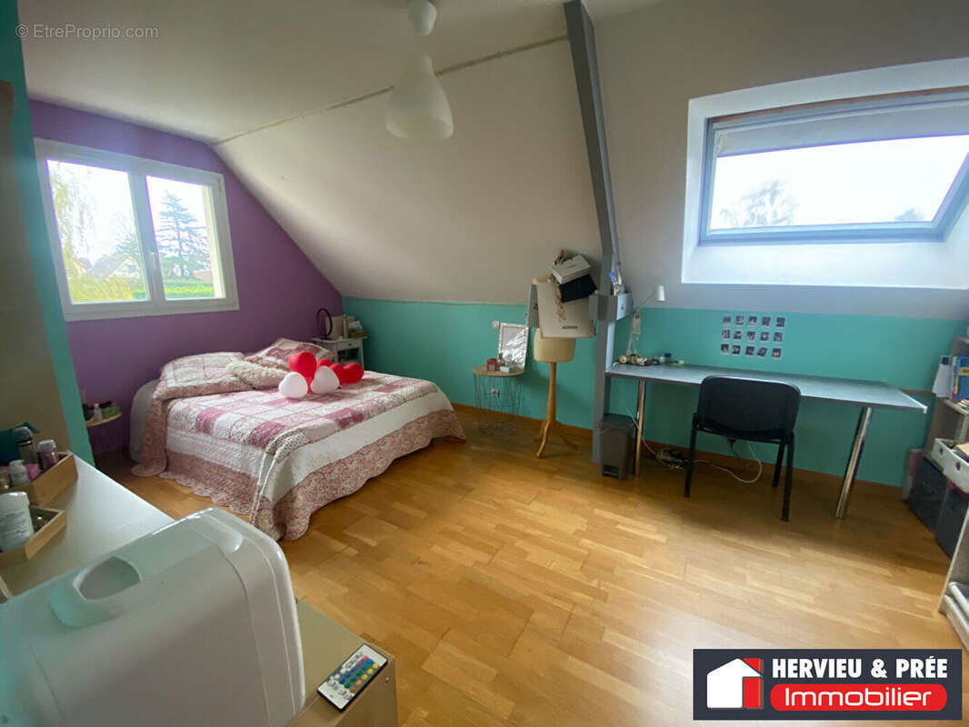 Maison familiale à vendre à Colomby Anguerny, proche de Caen et de la mer, avec 1 422 m² de terrain et 5 chambres - photo 8