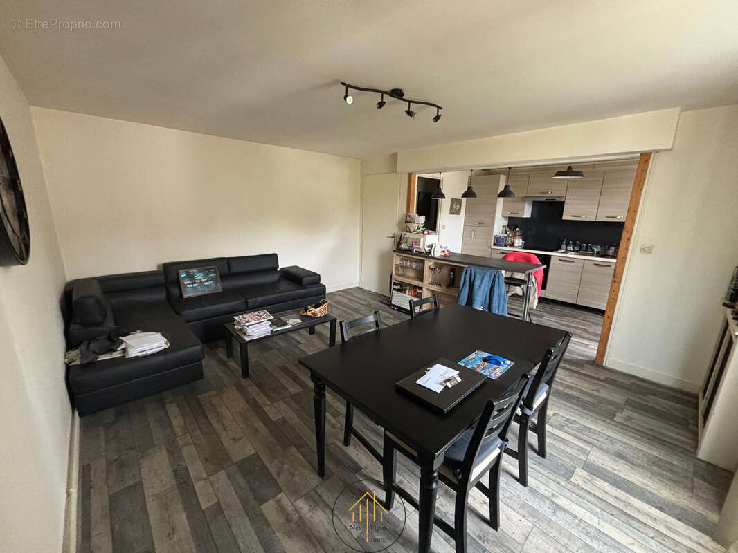 Appartement à MONTMOREAU-SAINT-CYBARD