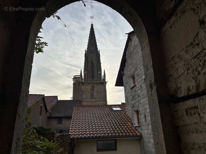 Parking à TRIE-SUR-BAISE