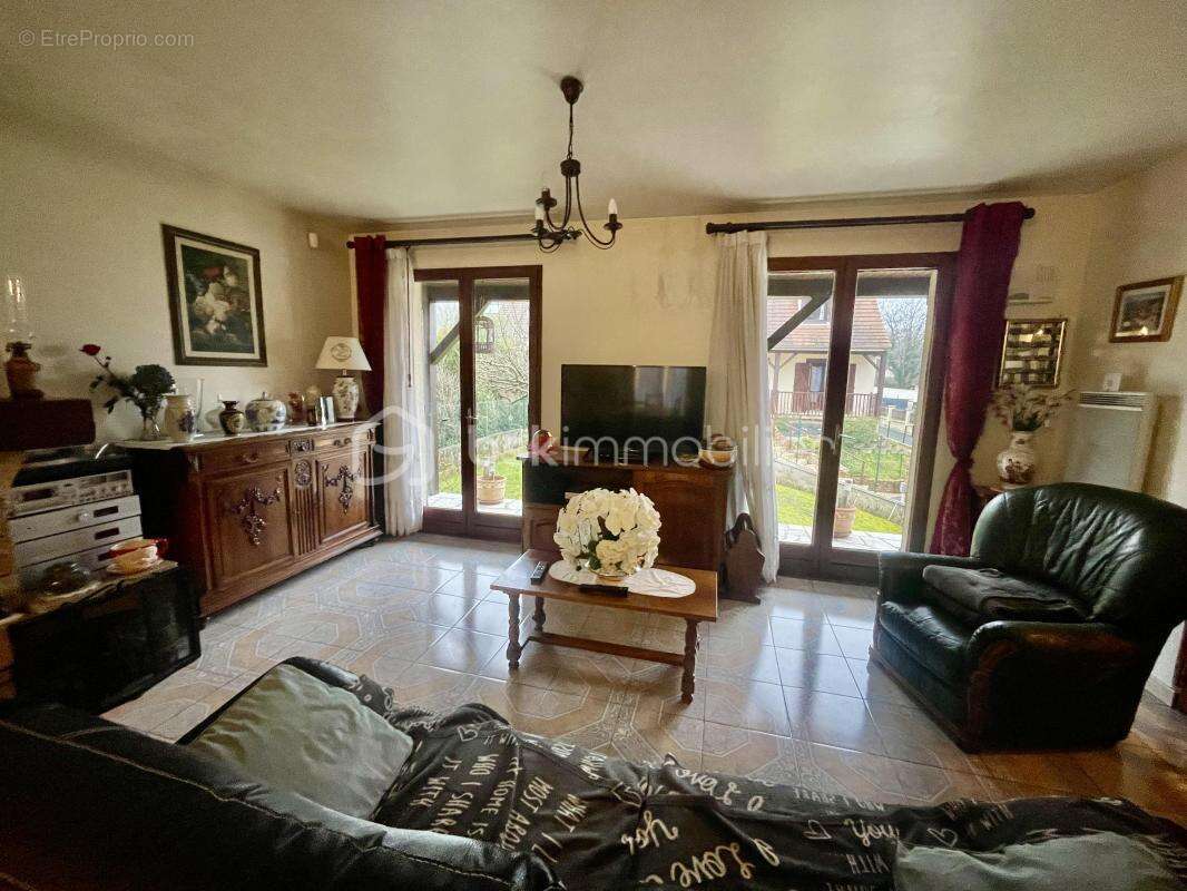 Maison à BOUSSY-SAINT-ANTOINE