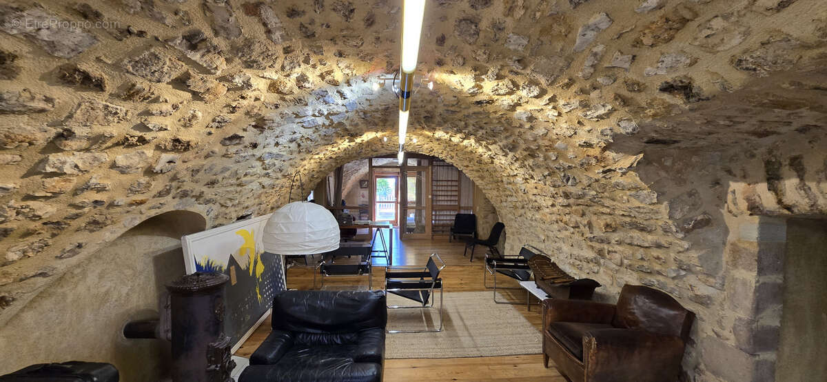 Maison à MONTPEYROUX