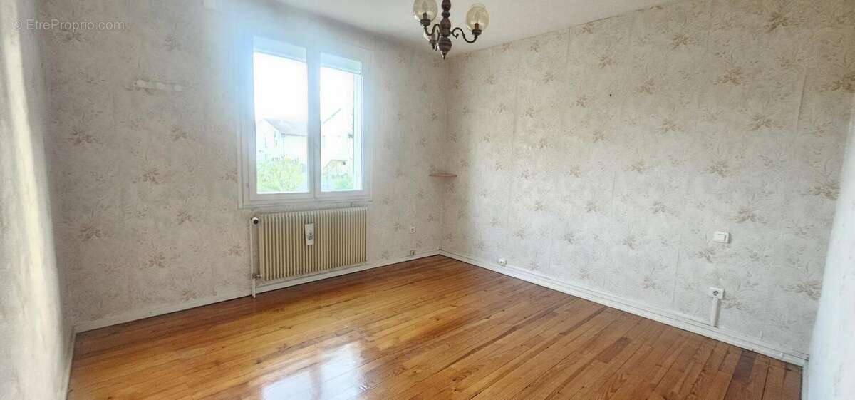 Maison à SAINT-GEORGES-DE-RENEINS