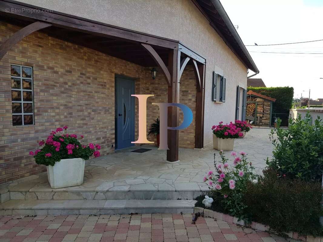 Maison à PARAY-LE-MONIAL
