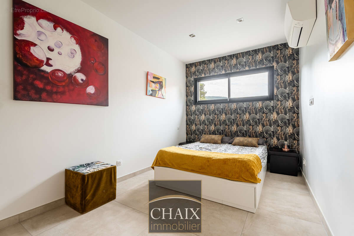 13420 GEMENOS - Villa haut de gamme dans un secteur prisé - photo 14