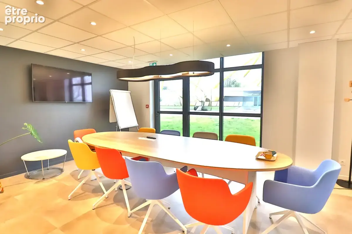 SAINTE-SAVINE Immeuble de bureaux neuf de 385m2, idéal siège social d'entreprise, cabinet comptable ou toutes - photo 4