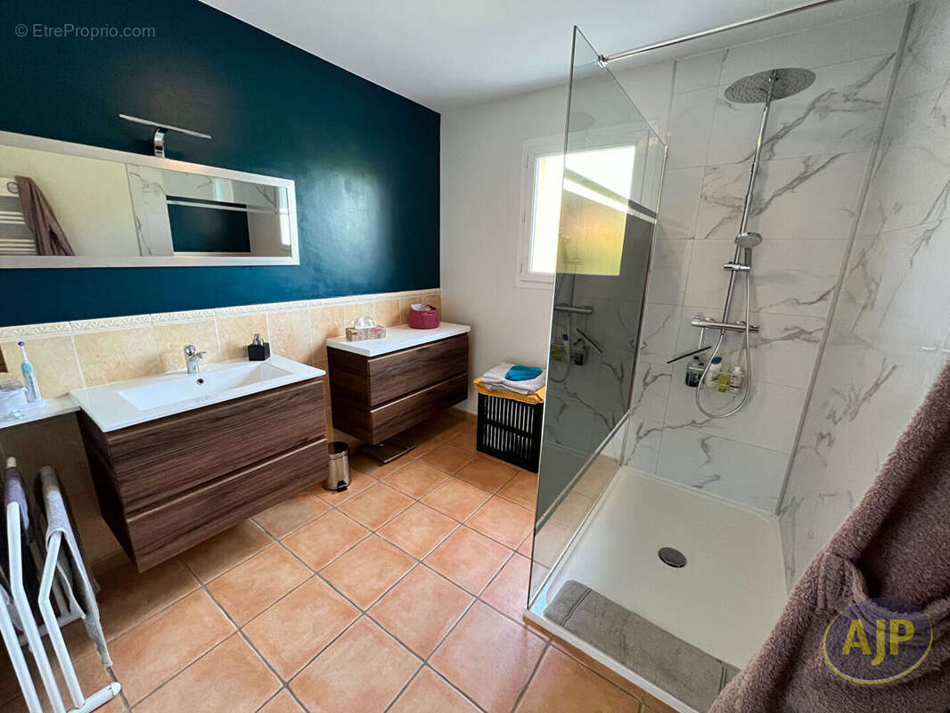 Maison à JOUE-SUR-ERDRE