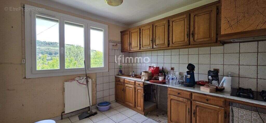 Maison avec extérieur et garage - photo 2