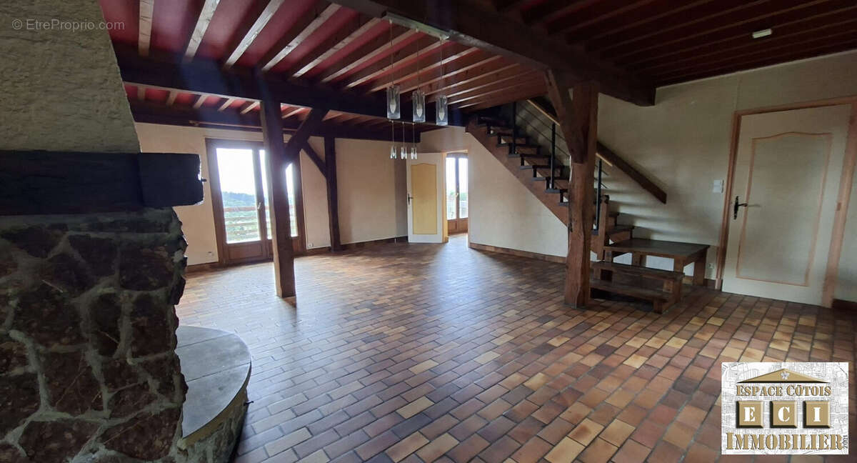 Maison 181 m² à Bressieux  - photo 4