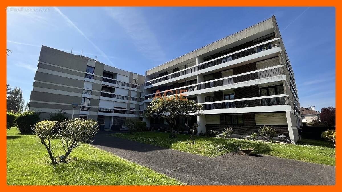 Appartement à LOUVRES