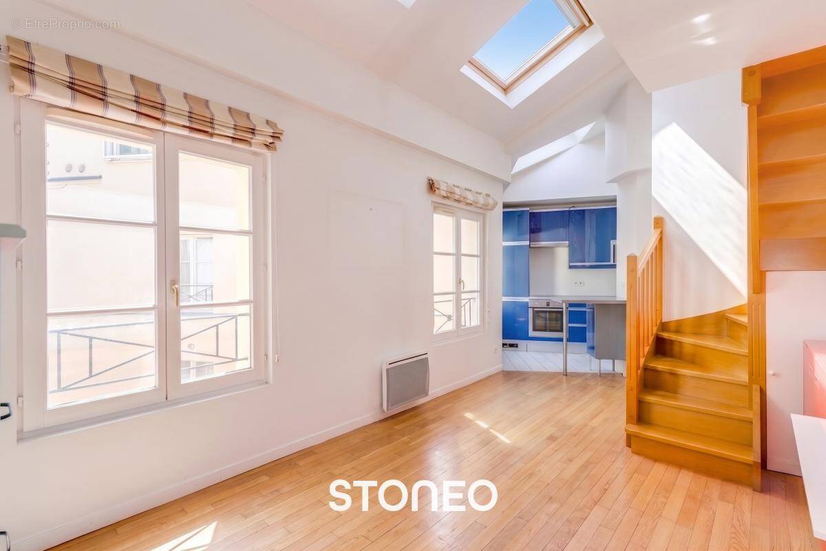 Appartement à PARIS-8E