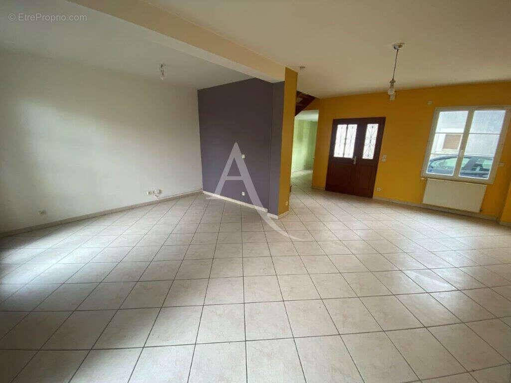 Maison à NEUVILLE-AUX-BOIS