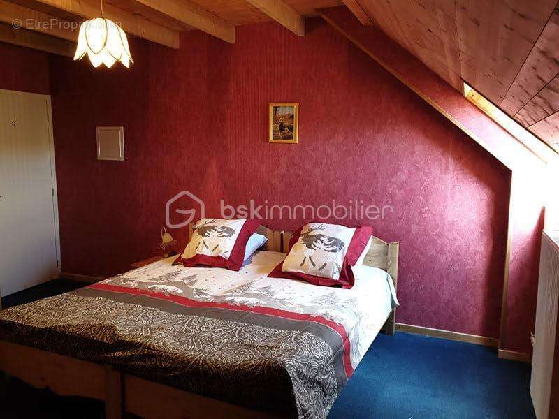 Maison à BESSE-ET-SAINT-ANASTAISE