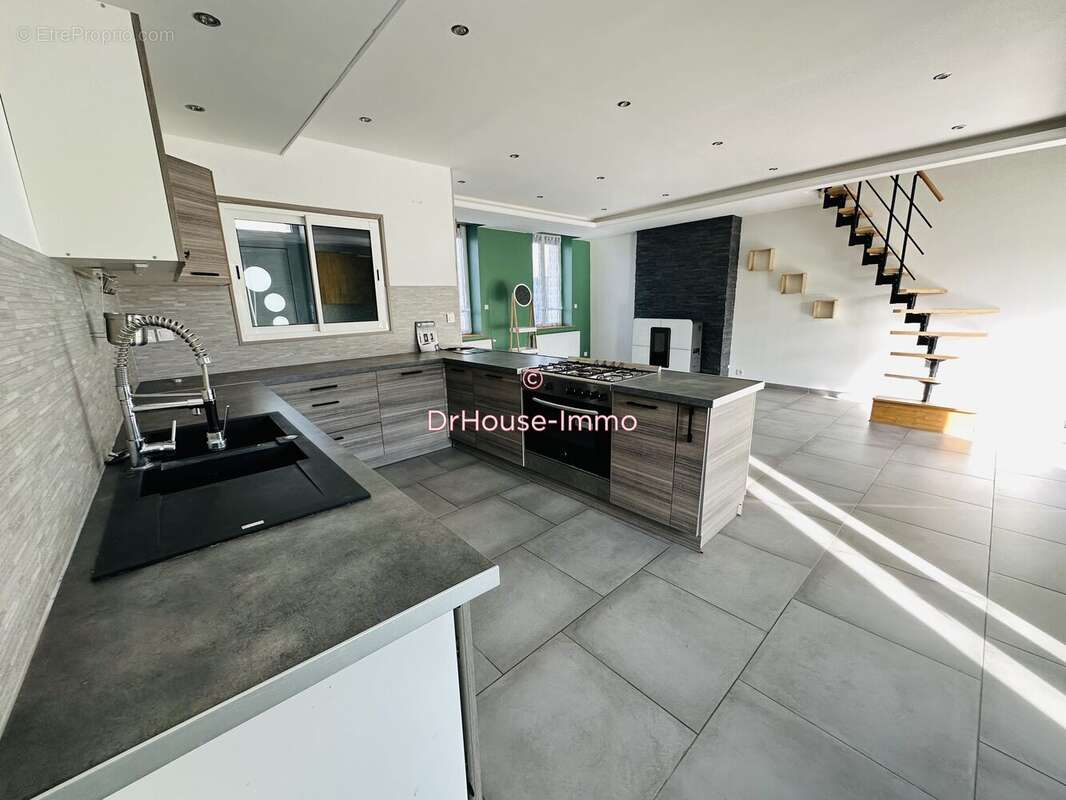 Maison à ENGLEFONTAINE