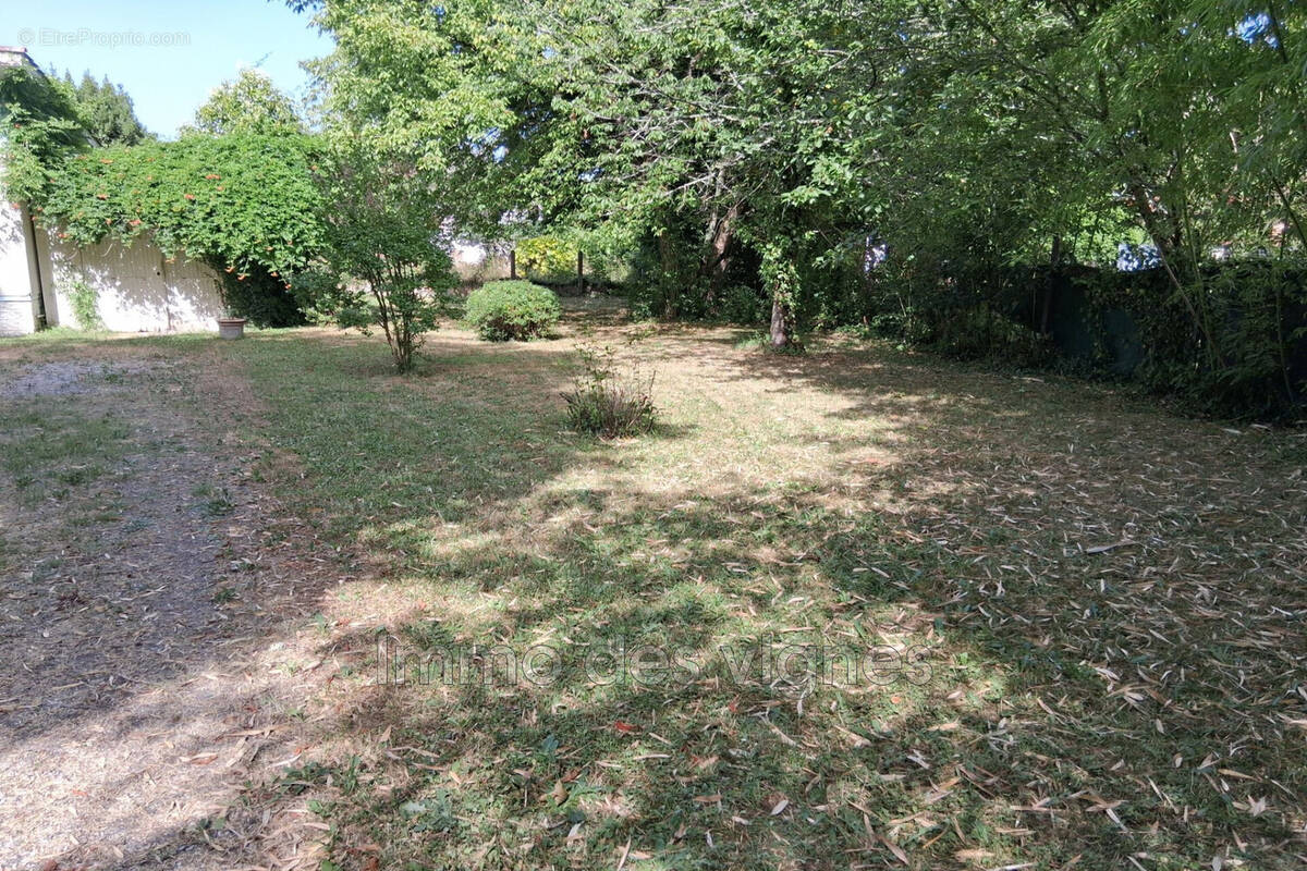 Terrain à SAINTE-EULALIE