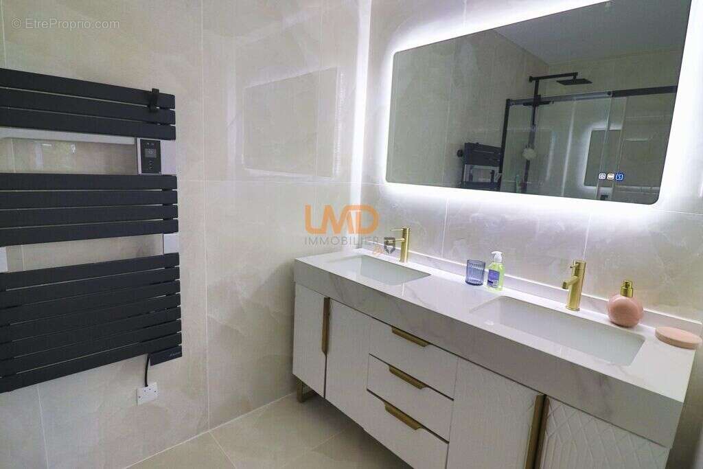 Maison à BESSE-SUR-ISSOLE