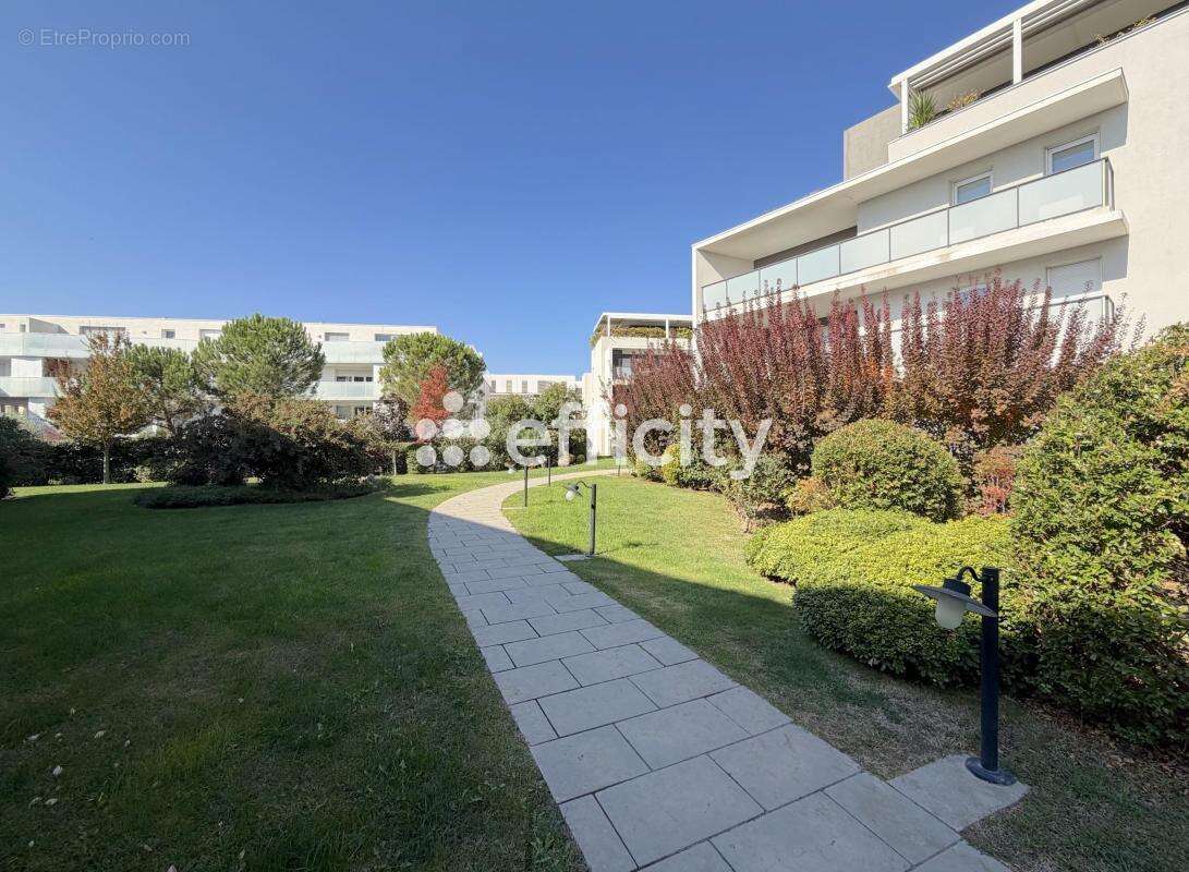 Appartement à LATTES